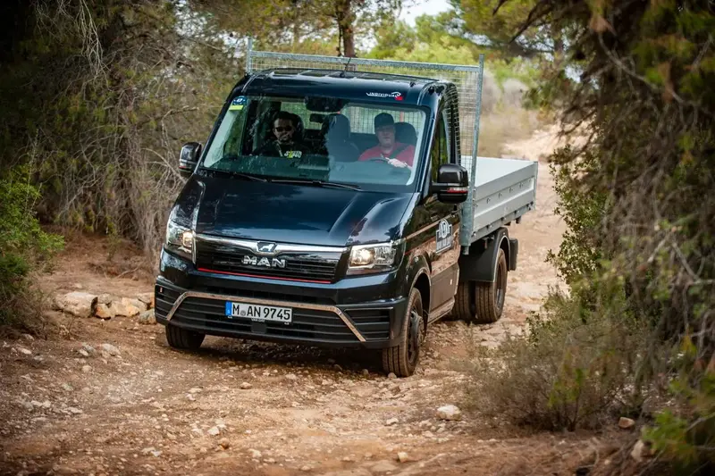 Man tipper 4x4
